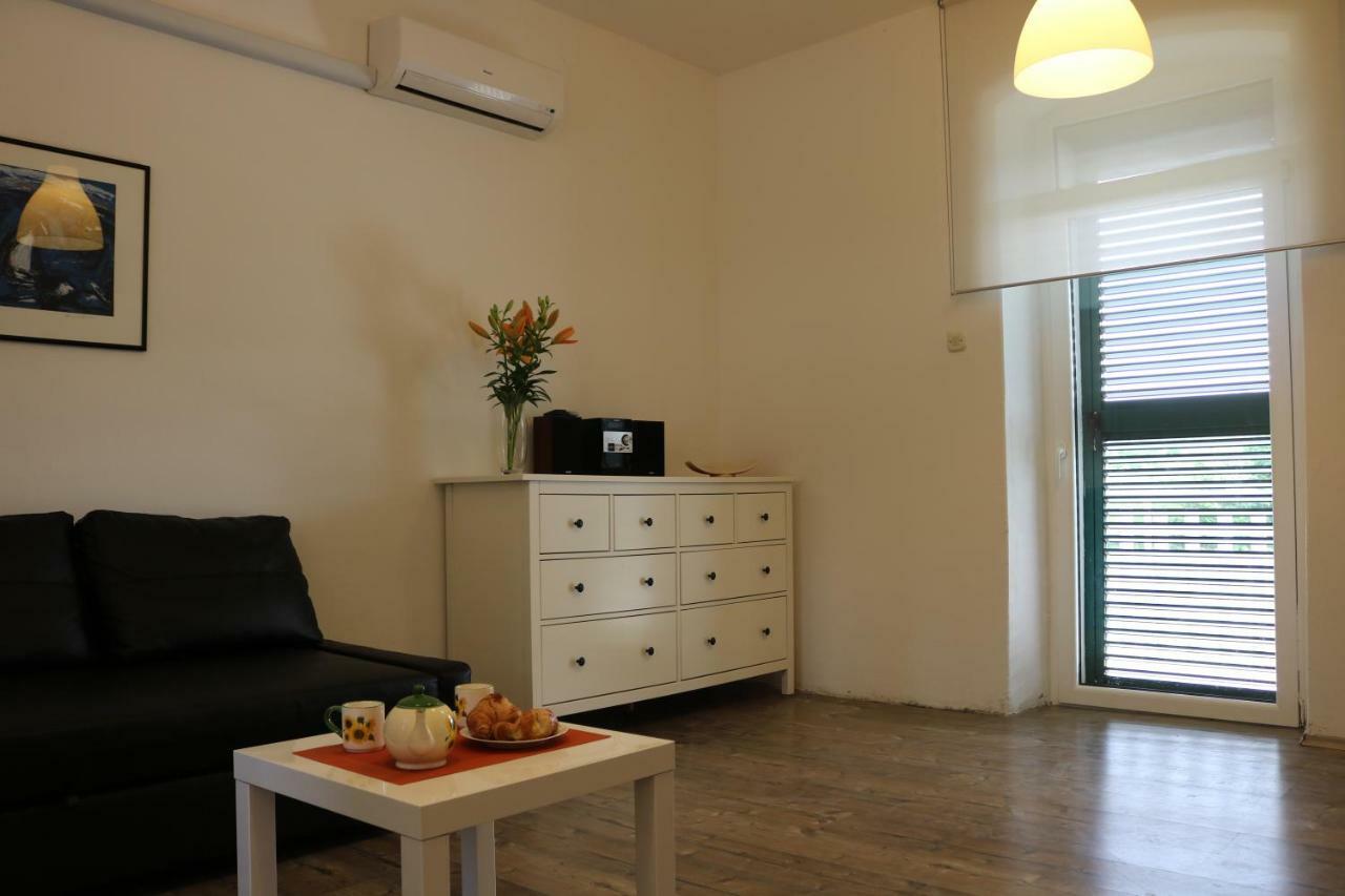 Villa Zwei Zedern Pićan Buitenkant foto